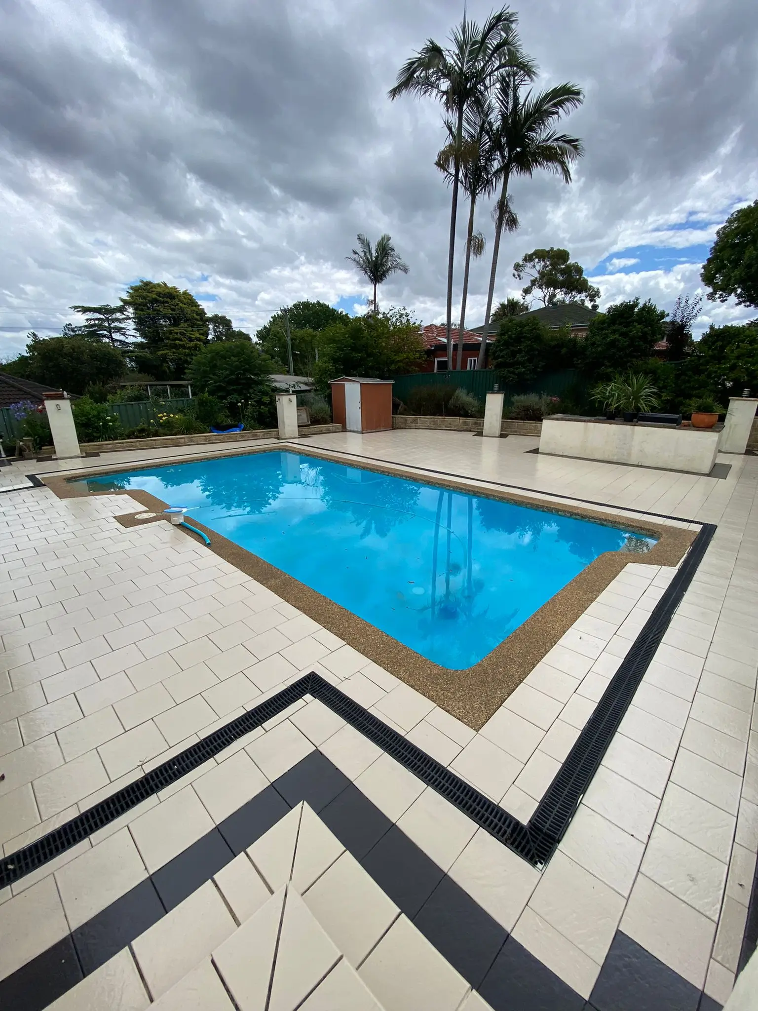 Pool surround resurfacing